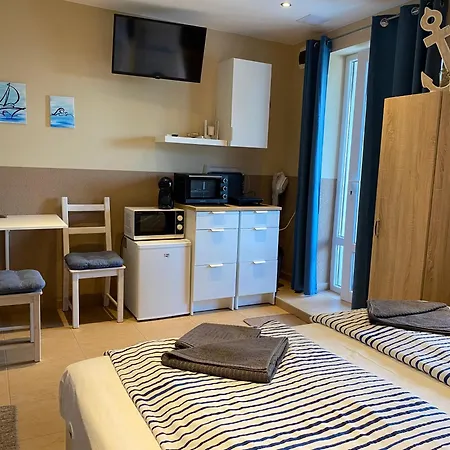 Polaris Yacht Apartman Balatonalmádi Exterior photo